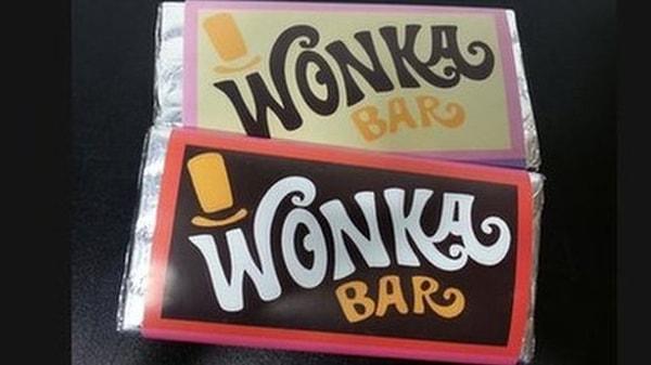 10. "Charlie'nin Çikolata Fabrikası" kitabının adı, filme ilk uyarlandığında markanın reklamı olsun diye "Willy Wonka ve Çikolata Fabrikası" olarak değiştirilmişti. Fakat bunun bir anlamı olmadı. Çünkü çikolatalar sürekli eridikleri için filmin çıkışına yetiştirilemediler.