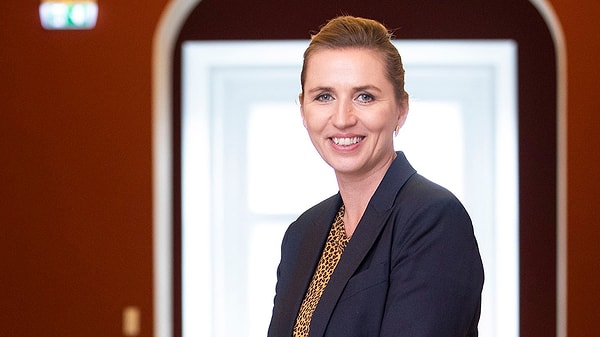 Первой задачей премьер-министра Дании Метте Фредериксен было закрыть все предприятия по всей стране.