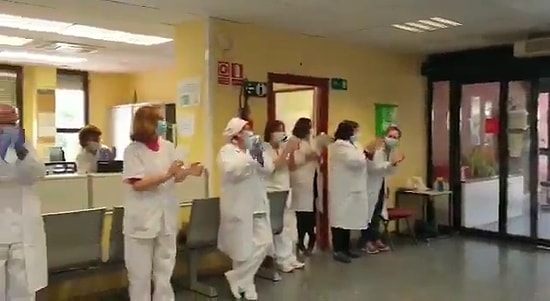 Koronavirüs Hastalarını Ücret Almadan Hastaneye Getiren Taksiciye Sağlık Çalışanlarından Alkış