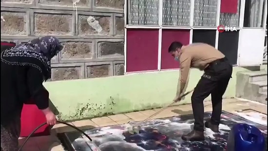 Halı Yıkayan 65 Yaş Üstü Kadına Yardım Eden Bekçi