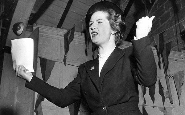 İngiltere'nin ilk kadın başbakanı Margaret Thatcher, 1979'dan 1990'a kadar görev yaptı.