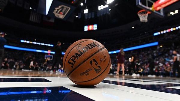 7. NBA yönetimi, koronavirüs tedbirlerinin kademeli olarak esnetildiği bölgelerde, takımların antrenman tesislerini 1 Mayıs'ta açabileceğini açıkladı.
