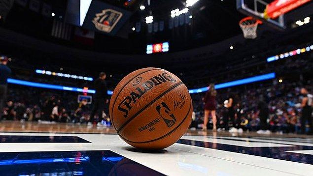 7. NBA yönetimi, koronavirüs tedbirlerinin kademeli olarak esnetildiği bölgelerde, takımların antrenman tesislerini 1 Mayıs'ta açabileceğini açıkladı.