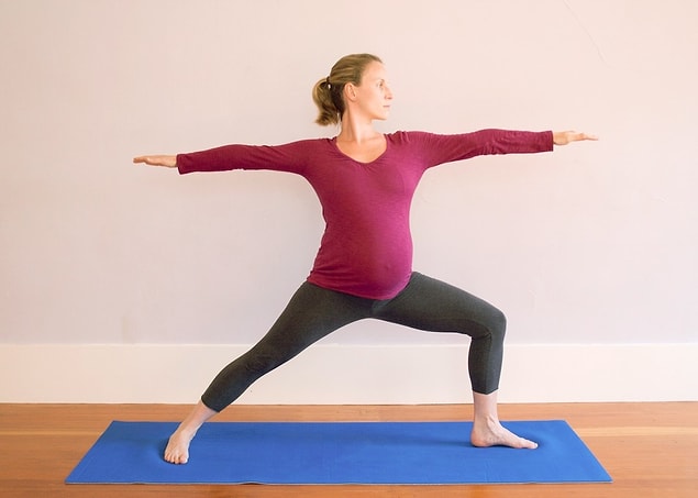 3. Savaşçı duruşu II (Virabhadrasana II)