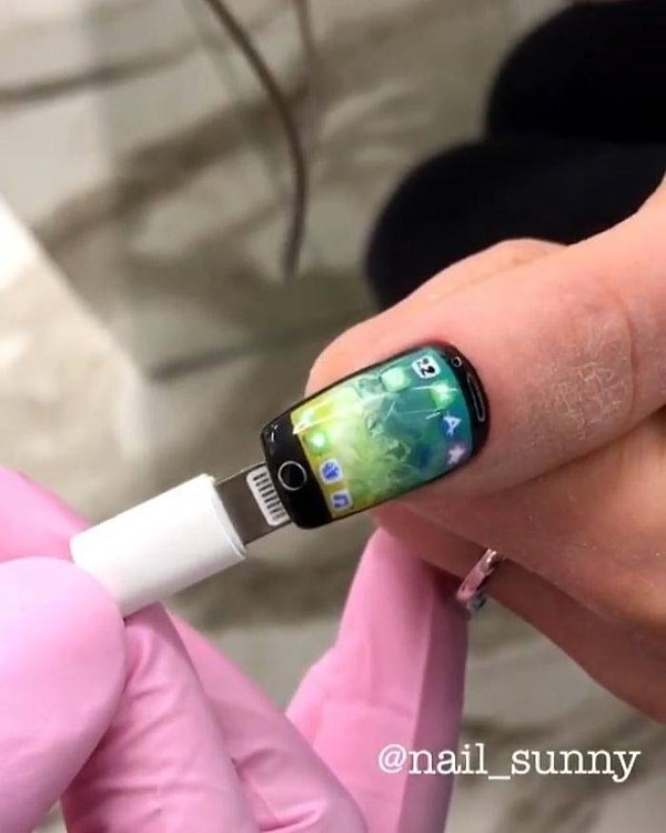 2. Для тех, кто не готов расставиться с телефоном ни на секунду!