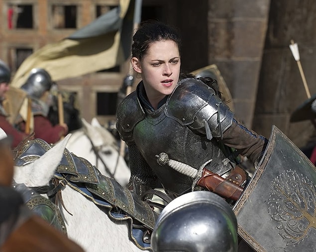 6. Kristen Stewart - Ata binme korkusu ('Snow White and the Huntsman')