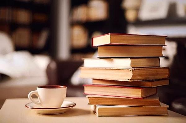 Kütüphanenizde "Sonra okurum." dediğiniz birkaç kitabınız mutlaka vardır!