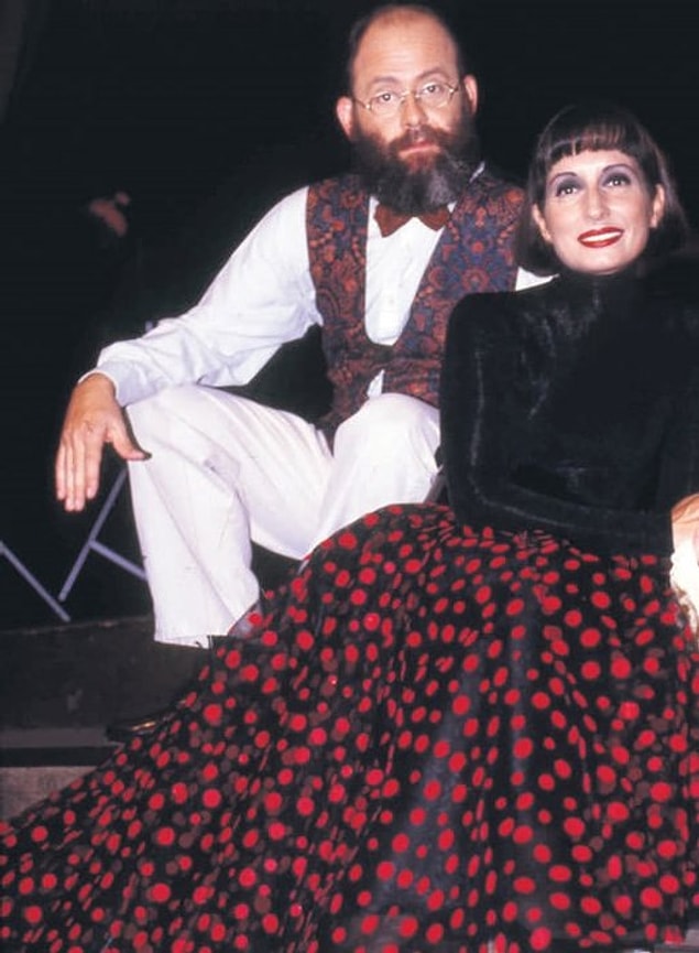Eski eşi Eser Noyan ile "Noyan&Noyan" isimli bir müzik grubu vardı Engin Noyan'ın; 90'lı yılları hatırlayanlar bu ikiliyi bileceklerdir. Ancak 2000'lerin başında Eser Noyan, eşinin bir makyözle birlikle olduğu iddiasıyla boşanma davası açtı.