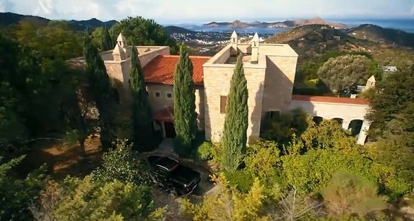 5. "Дочь посла"