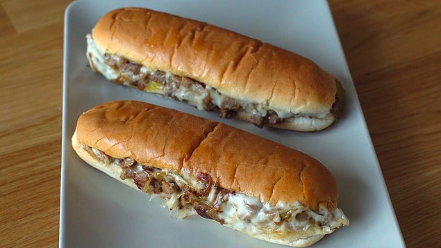 9. Ben bunu her gün yerim diyenlere: Cheesesteak Sandviç