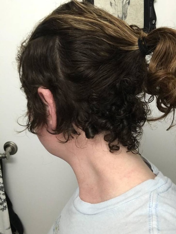 8. «Половина моих волос - прямые, а половина - вьющиеся».