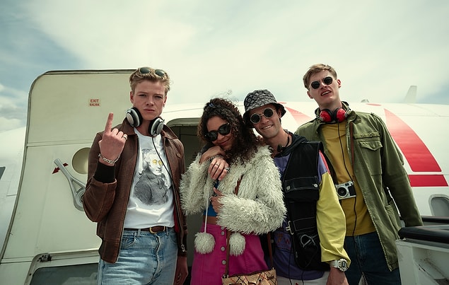 Dizi henüz çok yeni olmasına rağmen yayına girdiği ilk günden beri Netflix Türkiye Top 10 listesinde beşinci sırada.