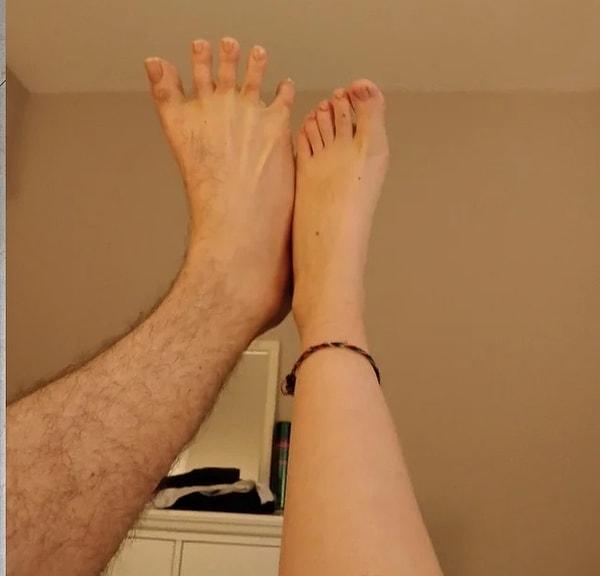 4. "Benim ayağım, erkek arkadaşımın ayağı"