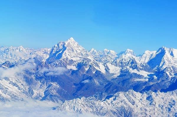 4. Dünyanın en yüksek dağı nedir?