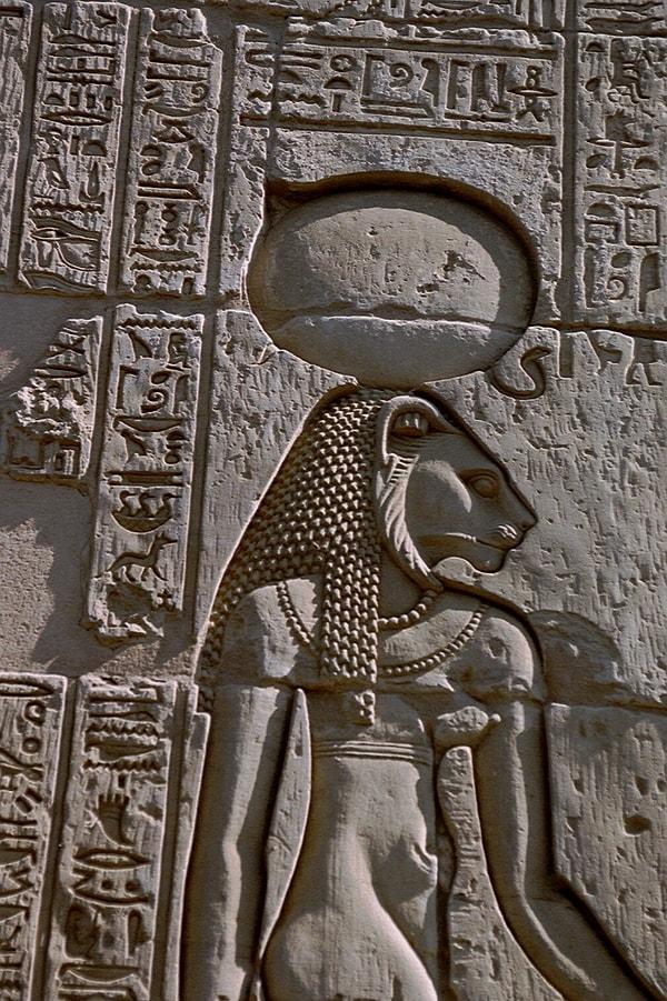 6. Antik Mısırda Yılan