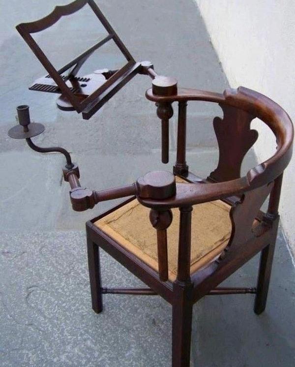 15. Acil ihtiyaç olanlarda bugün: 18. yüzyıla ait bir okuma sandalyesi!