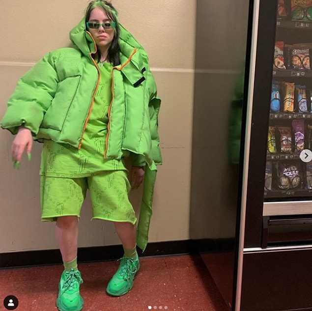 Billie Eilish çoğumuzun da bildiği gibi kendi Instagram hesabını 'body shaming' yapanlara karşı oldukça etkili bir biçimde kullanıyor.
