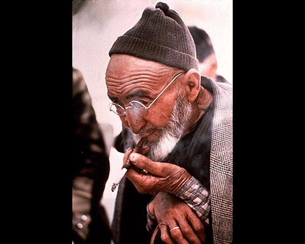 40. Sakallı ve gözlüklü yaşlı adam (Türkiye)
