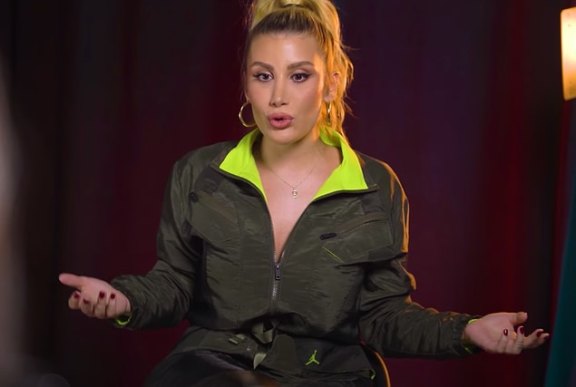 İrem Derici, magazin dünyasında hakkında çıkan haberler ve kendisine yapılan yorumlar hakkında da konuştu. “Ben umumi tuvalet değilim” diyen Derici, “Gelenin geçenin ağzıma sıçmasına izin vermem. Kimseye öyle bir hak tanımıyorum. Çok tanıdım bu hakkı, psikolojimi altüst etti” dedi.