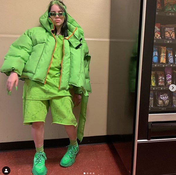 Билли Айлиш, как многие из нас знают, использует свою страничку в Instagram довольно эффективно против тех, кто любит бодишеймить.