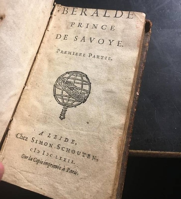 14. «Я в шоке! Я купил книгу 1672 года за 35 долларов. Я думаю, что она все еще выглядит довольно хорошо для своего возраста».