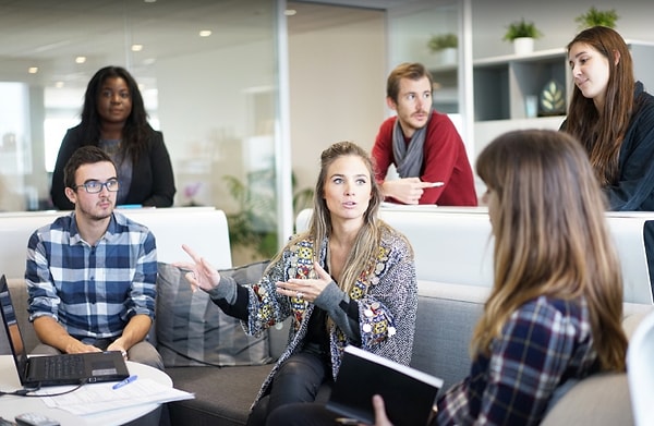 18. По оценкам ученых, с 1950 года умирают или находятся под угрозой исчезновения от 2500 до 3000 языков.