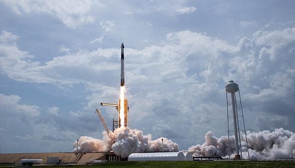 Tabii SpaceX'in ilk insanlı uzay seferini de atlamamak lazım!