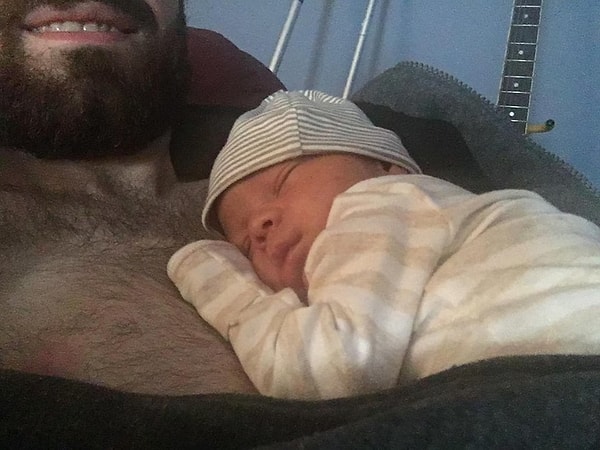 1. "Bundan 9 yıl önce yaşamak için hiçbir nedenim yoktu. Şimdi bir haftalık oğlumla birlikteyiz. Kendisinin uyumayı en çok sevdiği yer burası."