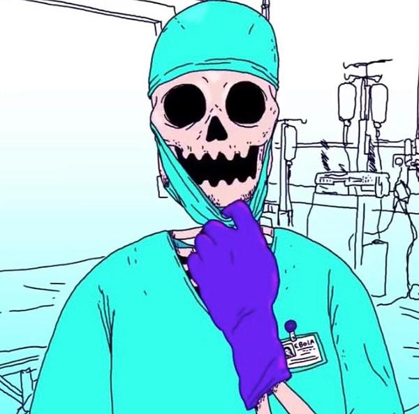 Video gördüğünüz bu maske takan iskelet aslında koronavirüsü sembolize etmiyor. Eğer dikkatli bakarsanız yaka kartında ebola yazdığını görebilirsiniz.