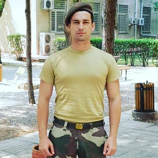 2. У Альпа Навруза была судебная тяжба с продюсером Шюкрю Авшаром с которым актером заключил пятилетний контракт.