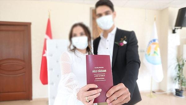 İstanbul'un 12 ilçesinin evlendirme dairesi boş kalırken kalan 27 ilçede sadece 168 çift nikah masasına oturdu.