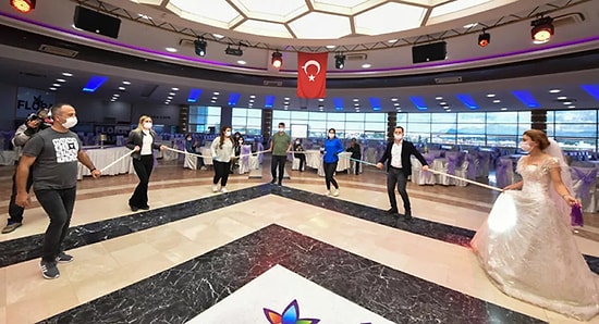 24 Maddelik Nikâh ve Düğün Genelgesi: Herkes Maske Takacak; Halay, Dans ve Takı Merasimi Olmayacak