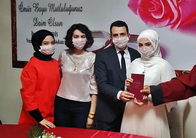 Salonda herkes maske takacak