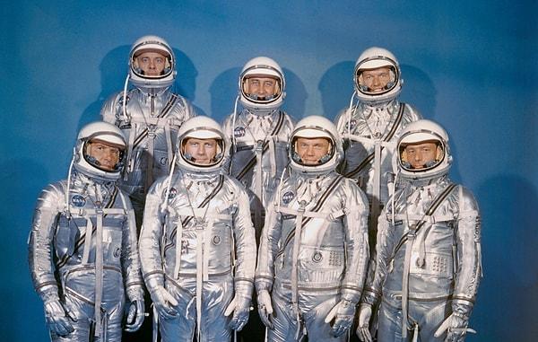 Merkür 7 Projesi'nin Astronotlarının 1959'da çekilmiş olan bu ünlü fotoğrafı Sullivan'ın hatırına kazındı.