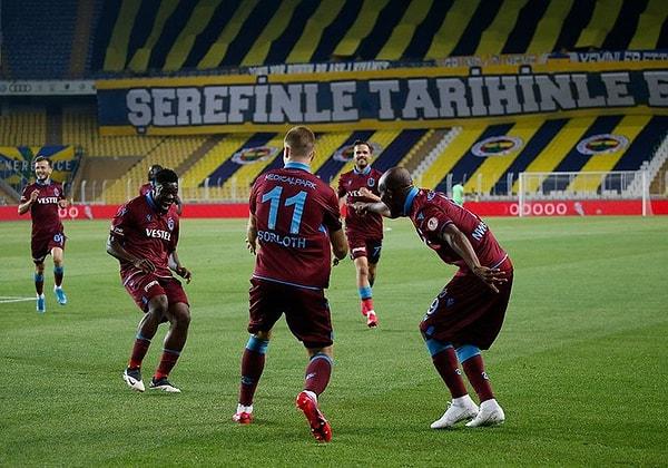Trabzonspor, toplamda 5-2'lik skorla Türkiye Kupası'nda ilk finalist oldu.