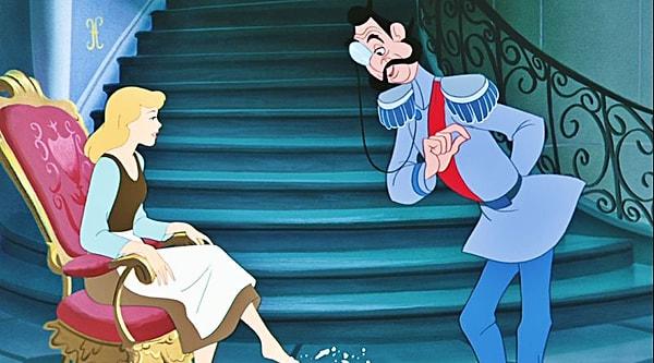 1. Disney, Sindirella animasyonunu yapmadan önce Grimm Kardeşler'in hikayesi çok daha farklıydı.