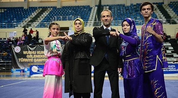 Wushu Federasyonu Başkanvekili Abdurrahman Akyüz'ün eşi, kızının sporcu olarak katıldığı turnuvada hakem heyetinde yer aldı.
