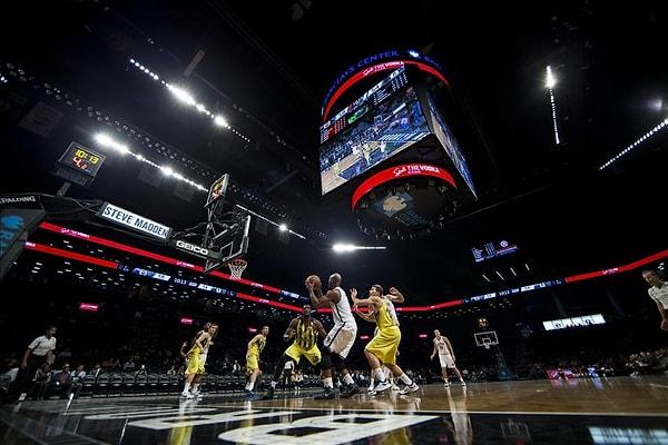 Fenerbahçe Erkek Basketbol Takımı, Avrupa Ligi Basketbol Dünya Turu 2015 kapsamında ABD'de karşılaştığı Brooklyn Nets'i 101-96 mağlup ederek, Amerika’da bir NBA takımını mağlup eden 3.dünya kulübü olarak tarihe geçti.