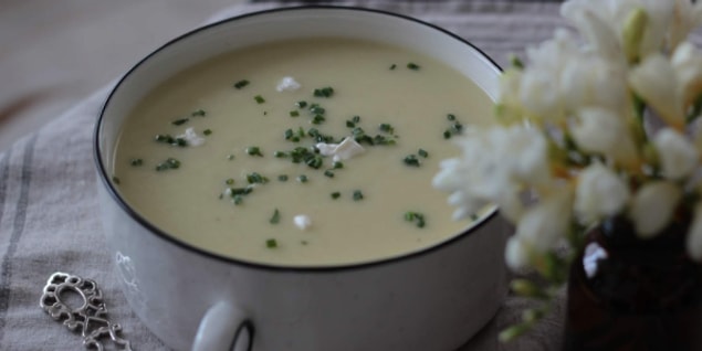 9. Yazın Soğuk, Kışın Sıcak: Patatesli Vichyssoise Çorbası