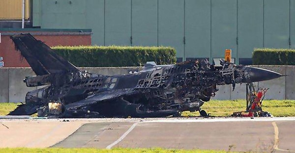 9. Техник «случайно» выстрелил из вулканической пушки и уничтожил  F-16, сидя на взлетно-посадочной полосе