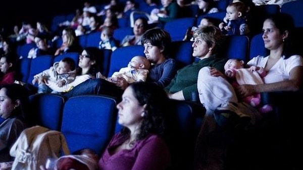 11. Sinema, tiyatro ya da herhangi bir etkinlikte bebeğiniz ağlıyorsa bebeğinizle ortamdan ayrılın ve onu sakinleştirene kadar dönmeyin.