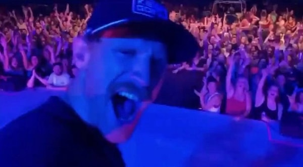 Кантри-певец Чейз Райс дал концерт 4000 человек несколько дней назад.