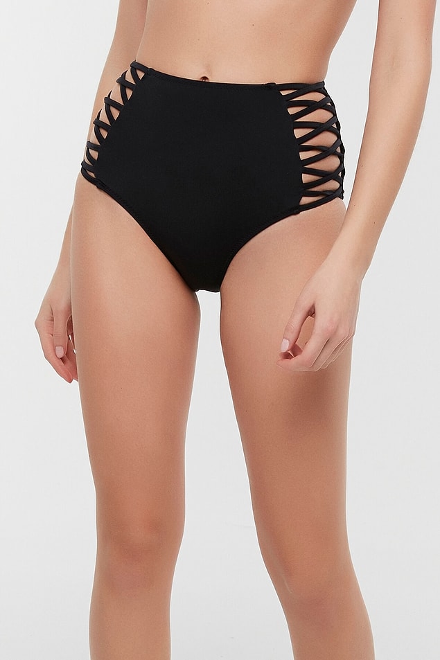 6. Yüksek bel bikini altları bu sene hem moda, hem de çok rahat!