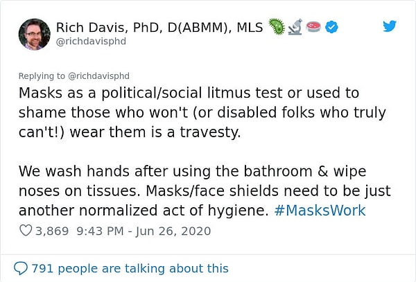Дэвис считает, что значение маски вышло за пределы ее главного предназначения, и стала политической и социальной лакмусовой бумажкой.