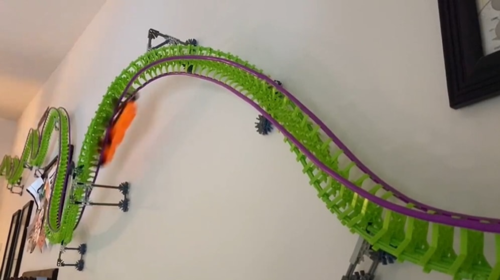 Karantina Günlerinde Sıkılmamak İçin Evin İçine Devasa Bir Roller Coaster Platformu Kuran Adam