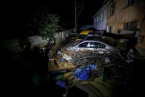 13. Bursa'da aşırı yağış sonucu oluşan sel, şehre büyük hasar verirken 5 kişiyi de canından etti.
