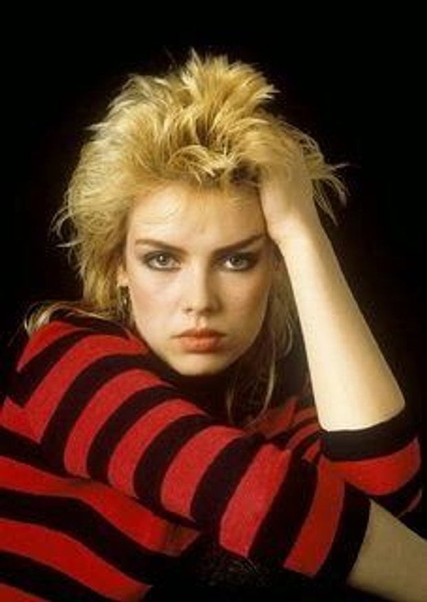 Kim Wilde - You Keep Me Hangin' On