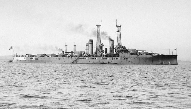 1914-1918: Birinci Dünya Savaşı sütyene geçişi hızlandırdı.