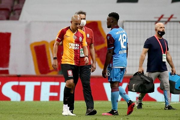 Süper Lig'de oynaığı son 6 maçta galibiyet yüzü göremeyen Fatih Terim yönetimindeki Galatasaray 30. hafta sonunda 52 puanda kaldı. Sarı kırmızılıların lider Başakşehir ile puan farkı 11'e yükseldi.