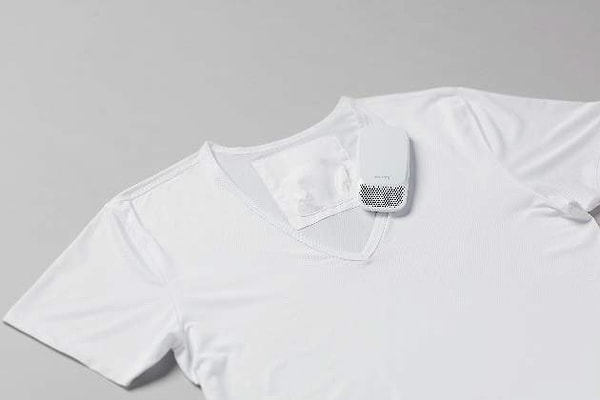 Reon Pocket снижает температуру тела примерно на 5 градусов и предотвращает потоотделение.